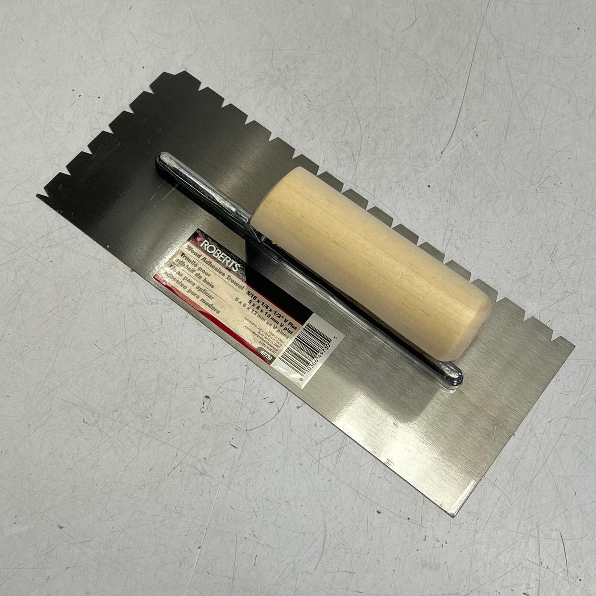 ZA@ ROBERTS  Wood Adhesive Trowel 3/16 x 1/4 x 1/2" V Flat Tan 49730